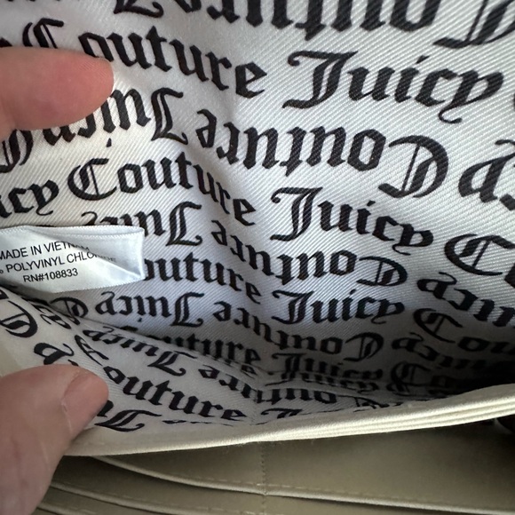 Juicy Couture Y2K Vintage Quilted wallet with attached heart mirror - Picture 9 of 13